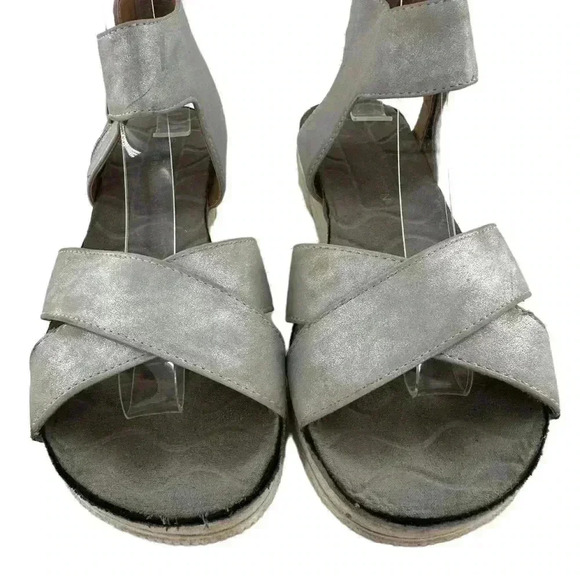 Adrienne Vittadini sandals size 6.5 Casey pewter leather walking flatforms - Picture 3 of 11